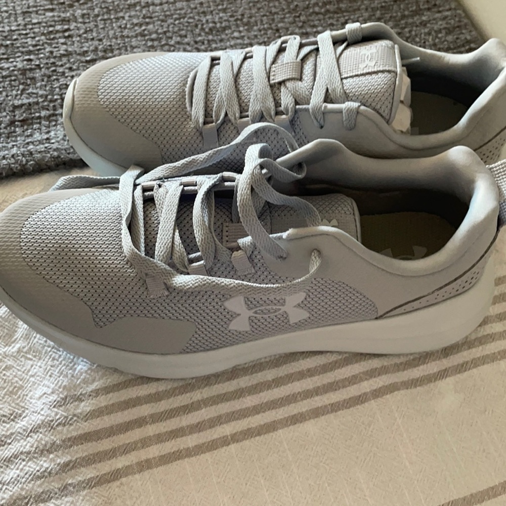 Brand New Under Armour women’s size 10 shoes